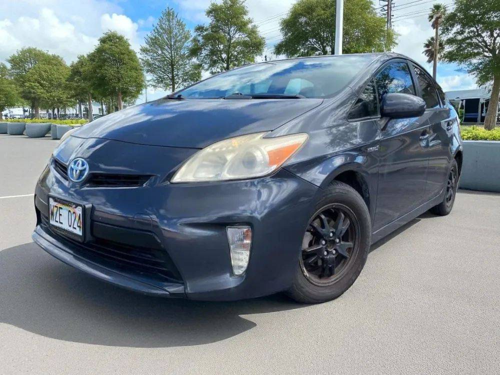 2013 Toyota Prius Two — Sedan — 118,116 mi — Waipahu, HI