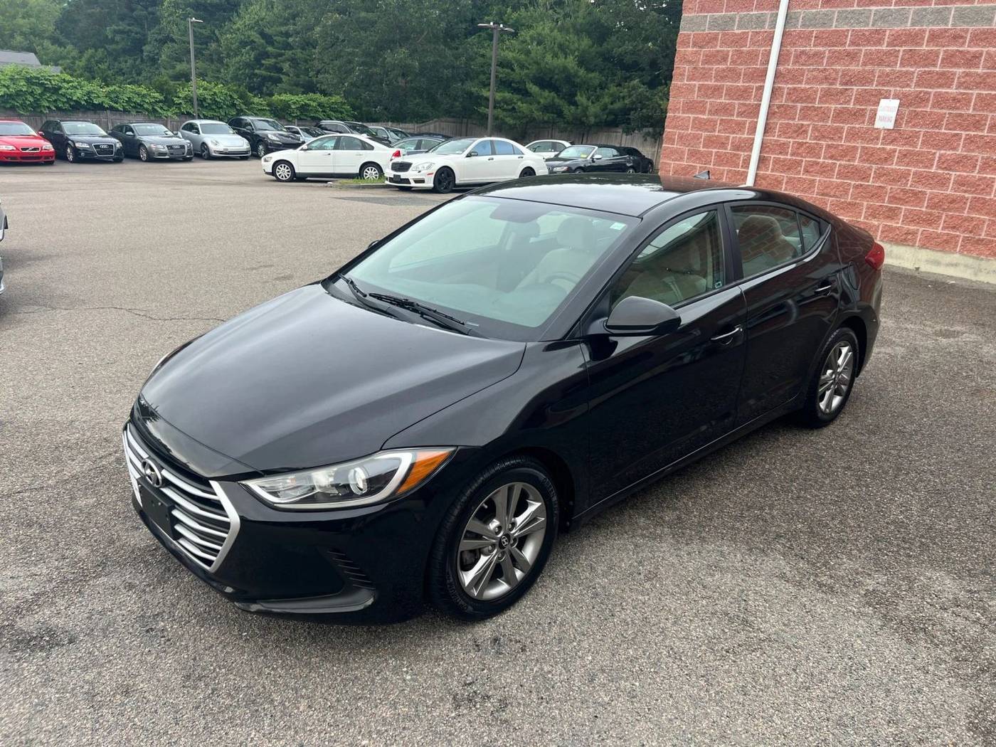 2017 Hyundai Elantra SE — Sedan — 60,501 mi — Canton, MA