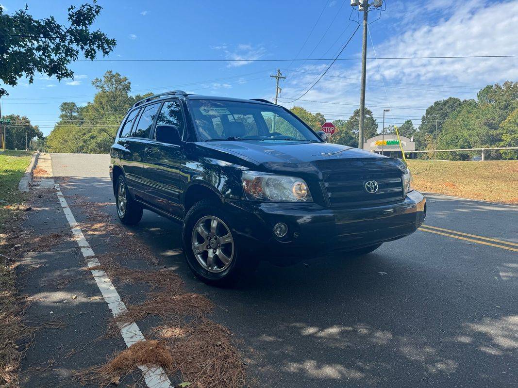 2005 Toyota Highlander Base V6 — SUV — 82,131 mi — Durham, NC