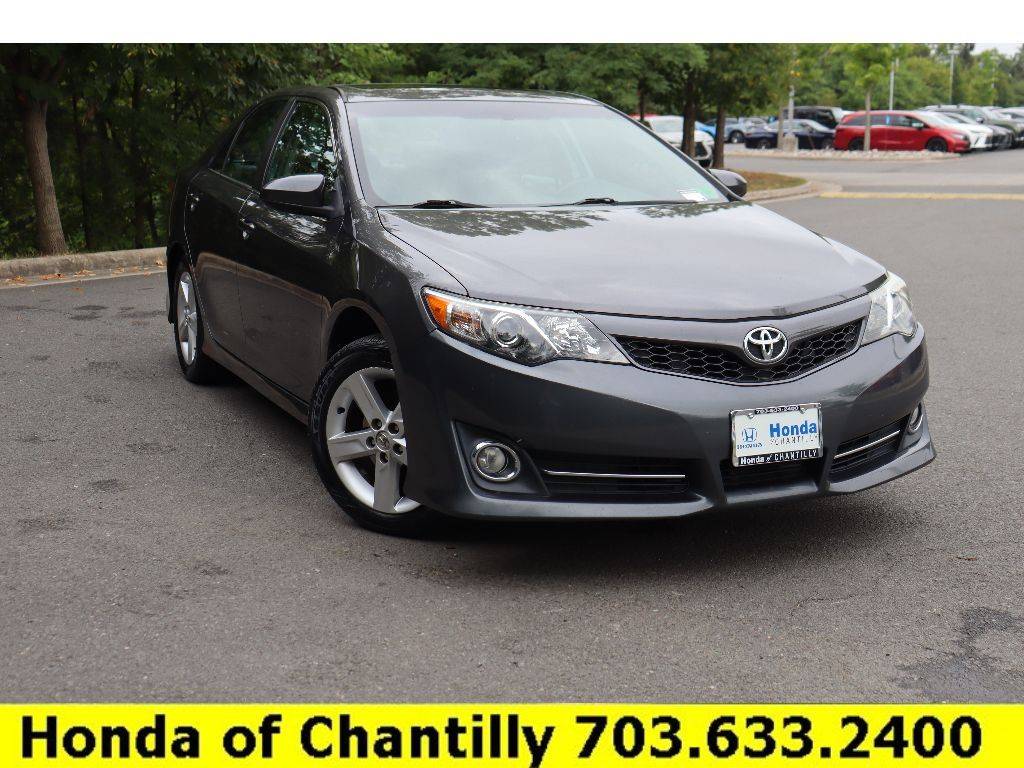 2014 Toyota Camry SE — Sedan — 75,184 mi — Chantilly, VA