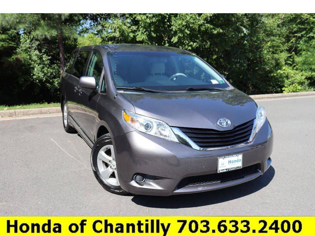 2012 Toyota Sienna LE — Minivan — 111,300 mi — Chantilly, VA