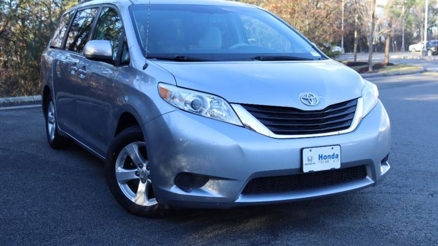 2011 Toyota Sienna LE — Minivan — 116,201 mi — Chantilly, VA