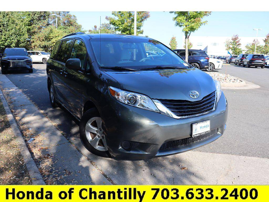 2014 Toyota Sienna LE — Minivan — 99,231 mi — Chantilly, VA