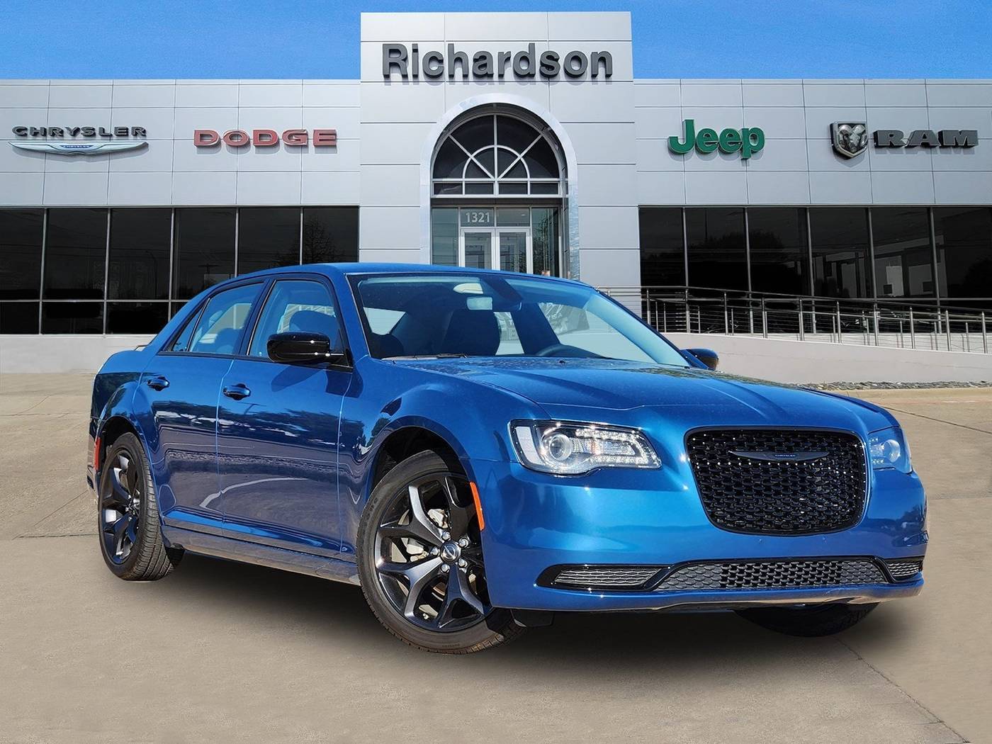 2023 Chrysler 300 Touring — Sedan — 5,128 mi — Richardson, TX