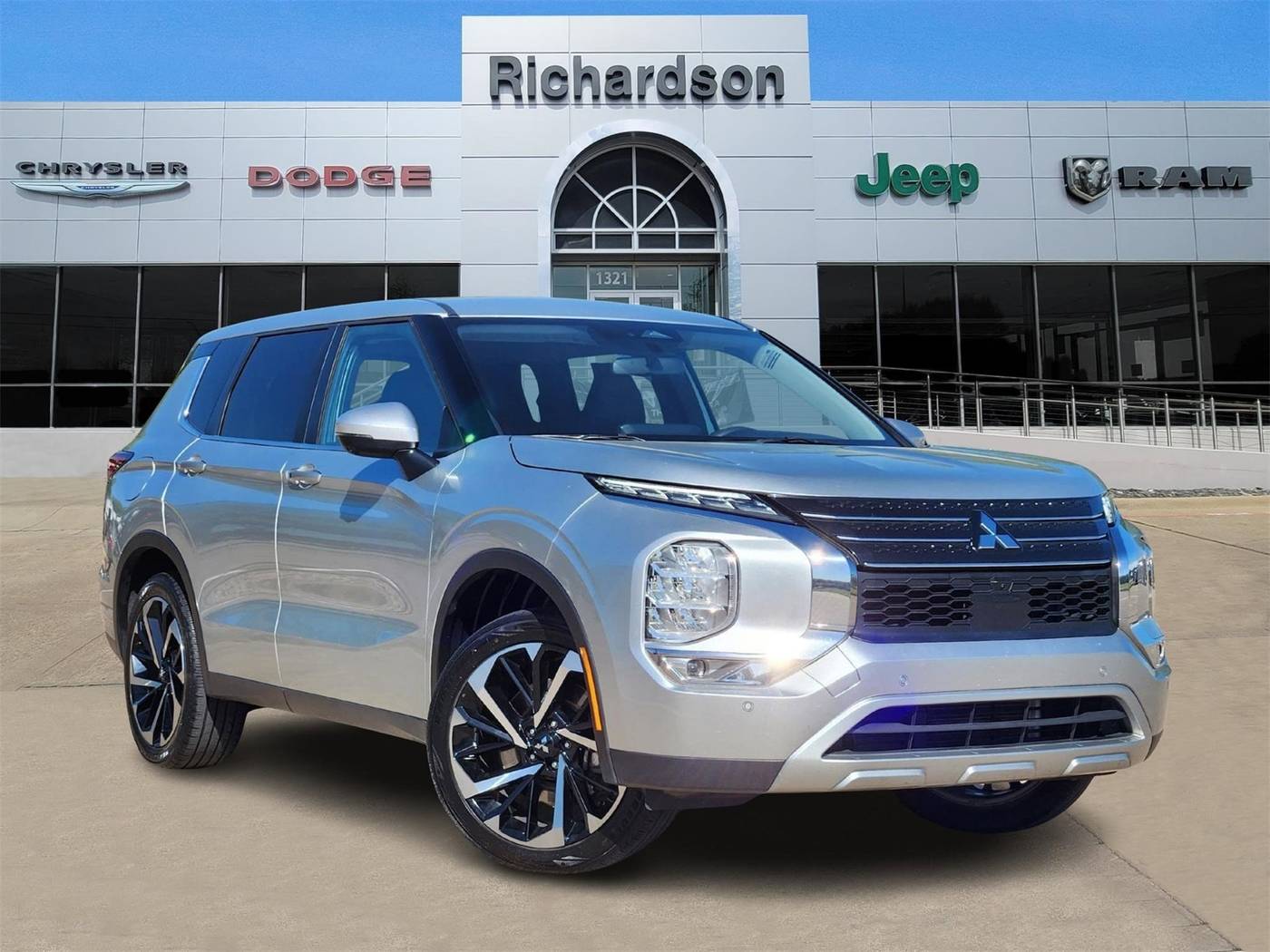 2023 Mitsubishi Outlander SE — SUV — 54,259 mi — Richardson, TX