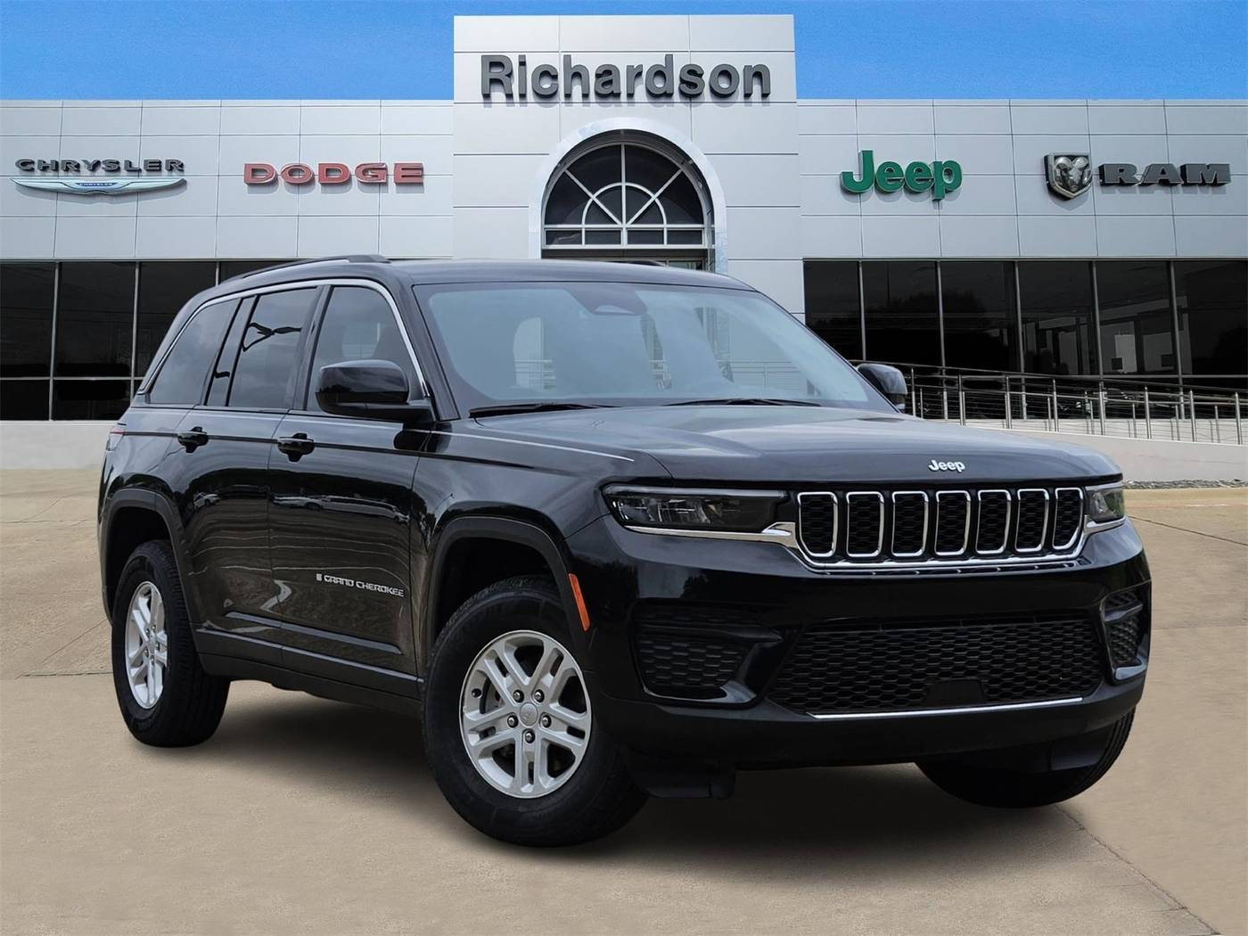 2023 Jeep Grand Cherokee Laredo — SUV — 21,941 mi — Richardson, TX