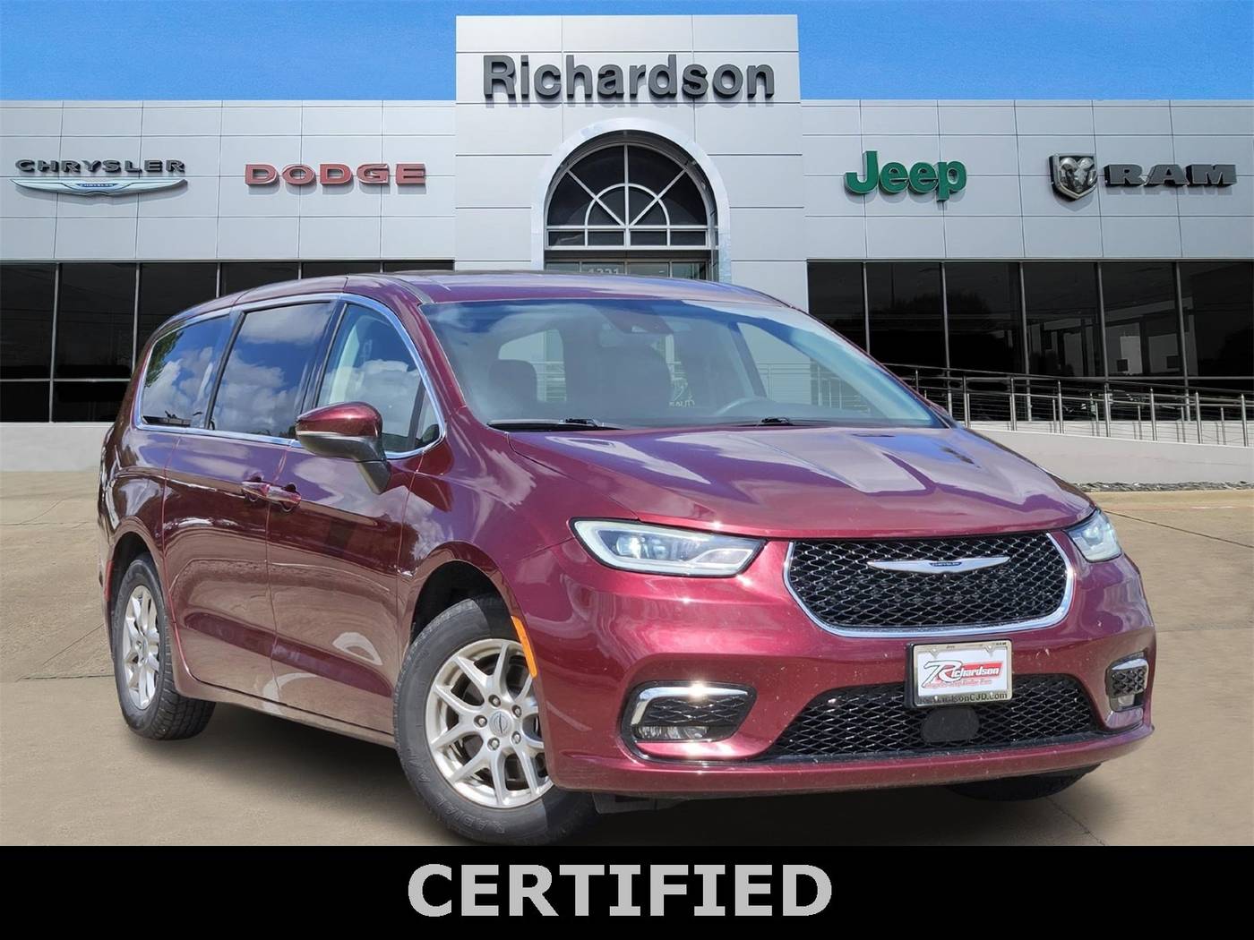 2023 Chrysler Pacifica Touring L — Minivan — 76,891 mi — Richardson, TX