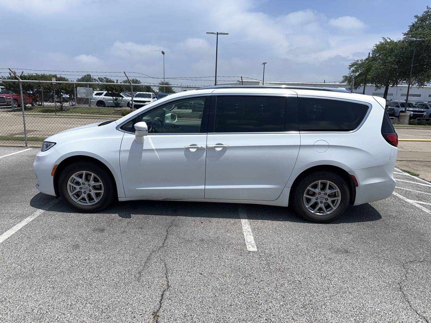 2021 Chrysler Pacifica Touring L — Minivan — 68,456 mi — Richardson, TX