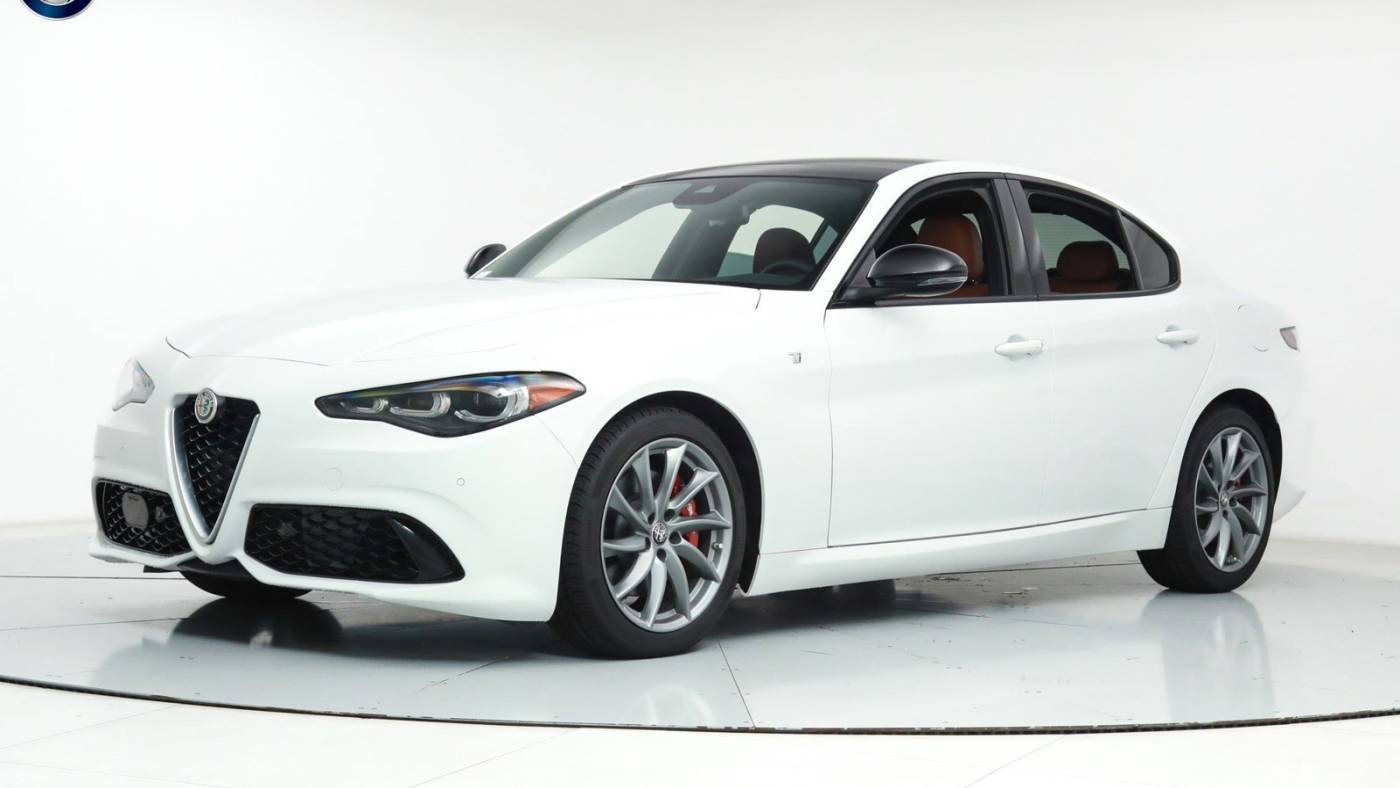 2024 Alfa Romeo Giulia Ti — Sedan — 974 mi — Fort Lauderdale, FL