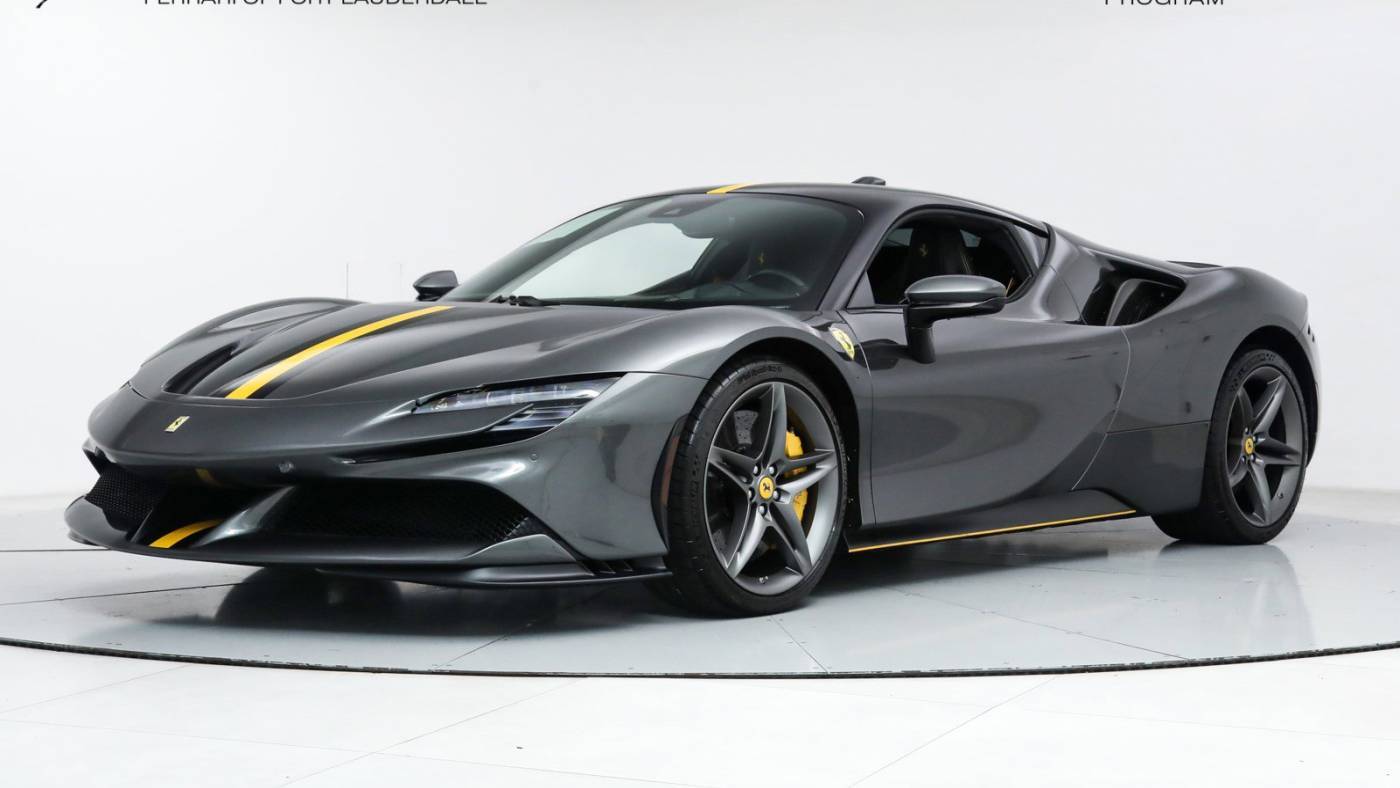 2023 Ferrari SF90 Stradale Base