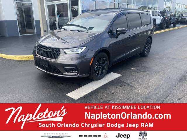 2023 Chrysler Pacifica Touring L — Minivan — 40,700 mi — Kissimmee, FL
