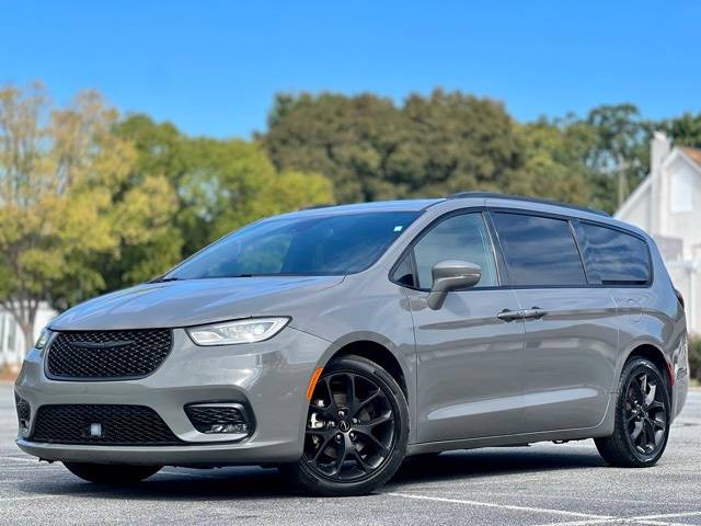 2022 Chrysler Pacifica Touring L — Minivan — 120,139 mi — Greensboro, NC