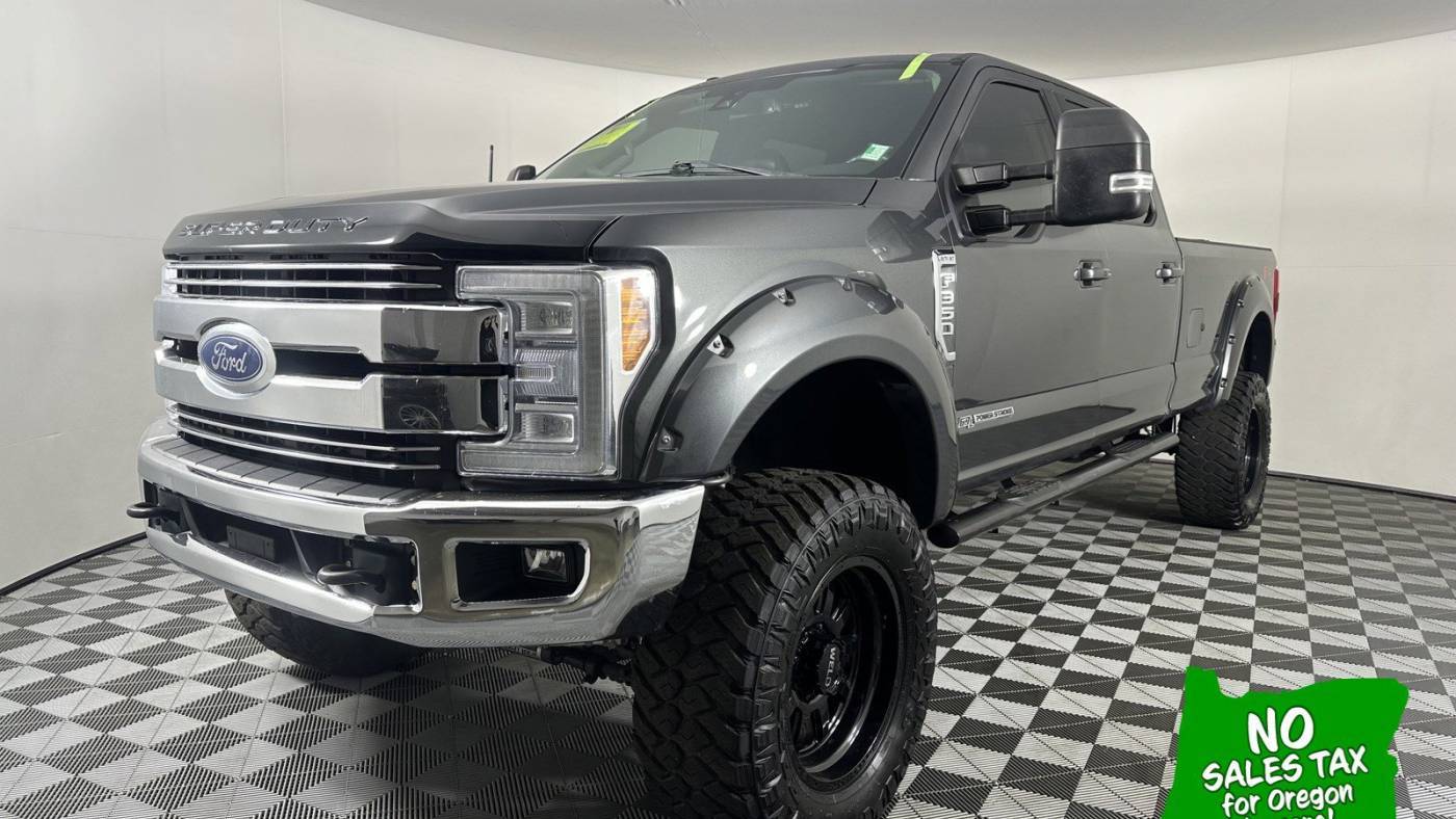 2018 Ford Super Duty F-350 Lariat — Pickup Truck — 130,280 mi — Longview, WA