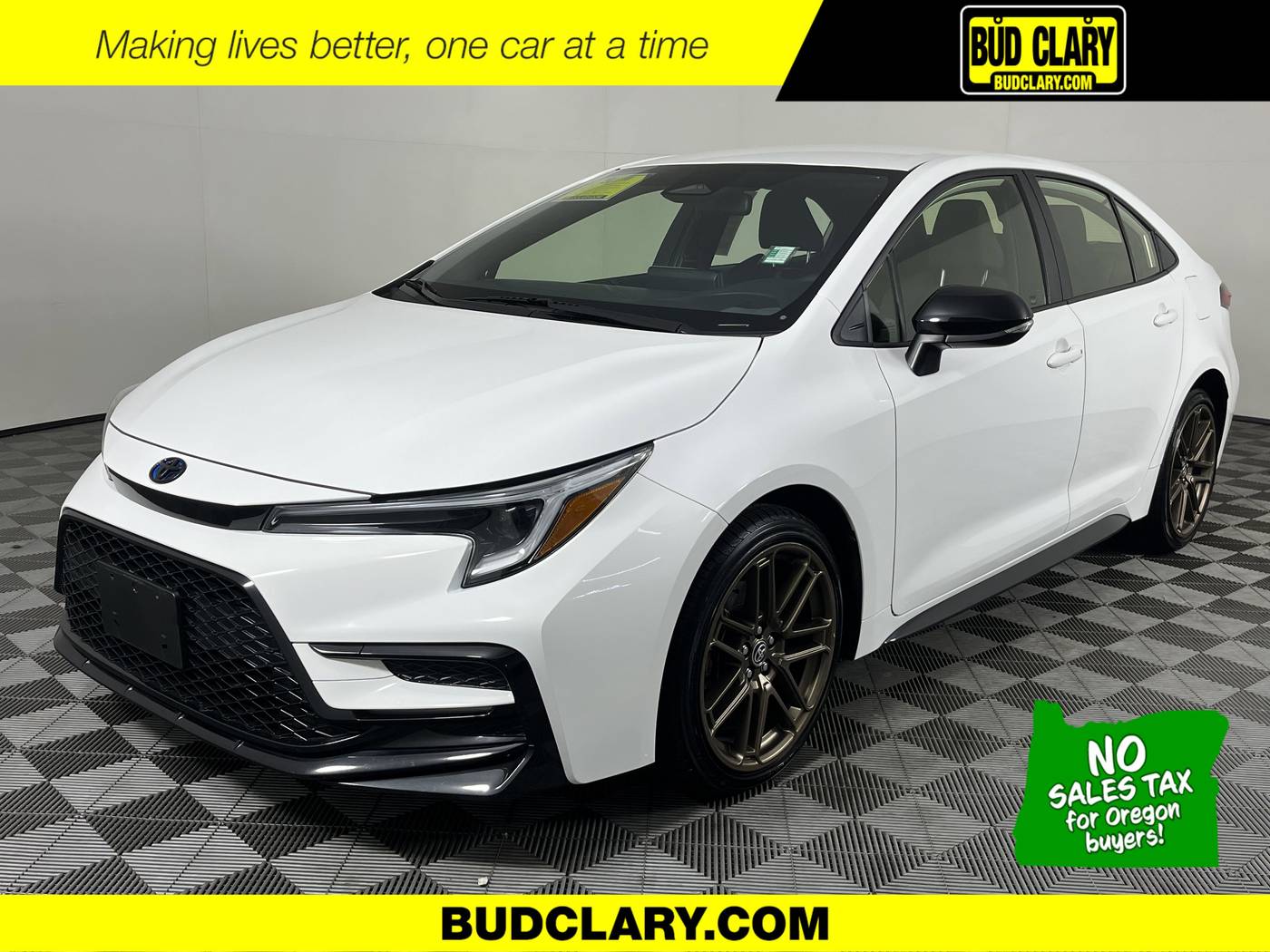 2024 Toyota Corolla Hybrid LE — Sedan — 11,200 mi — Longview, WA
