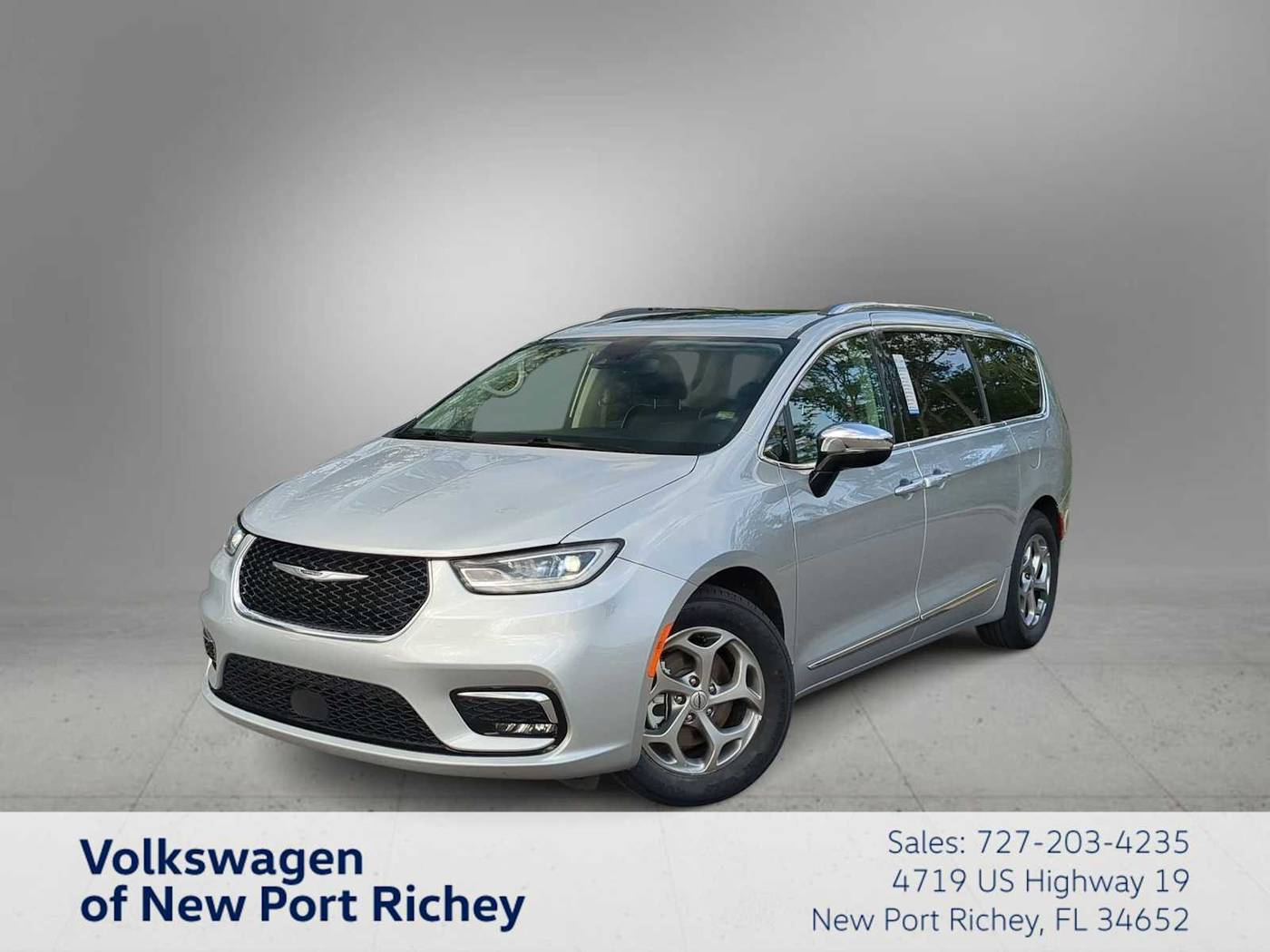 2023 Chrysler Pacifica Limited — Minivan — 46,166 mi — New Port Richey, FL