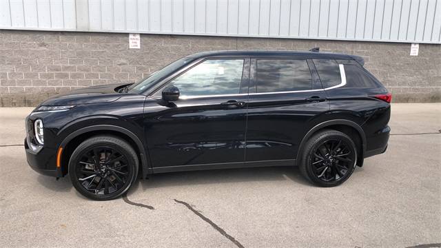 2023 Mitsubishi Outlander SE Black Edition — SUV — 37,188 mi — rochester, NY