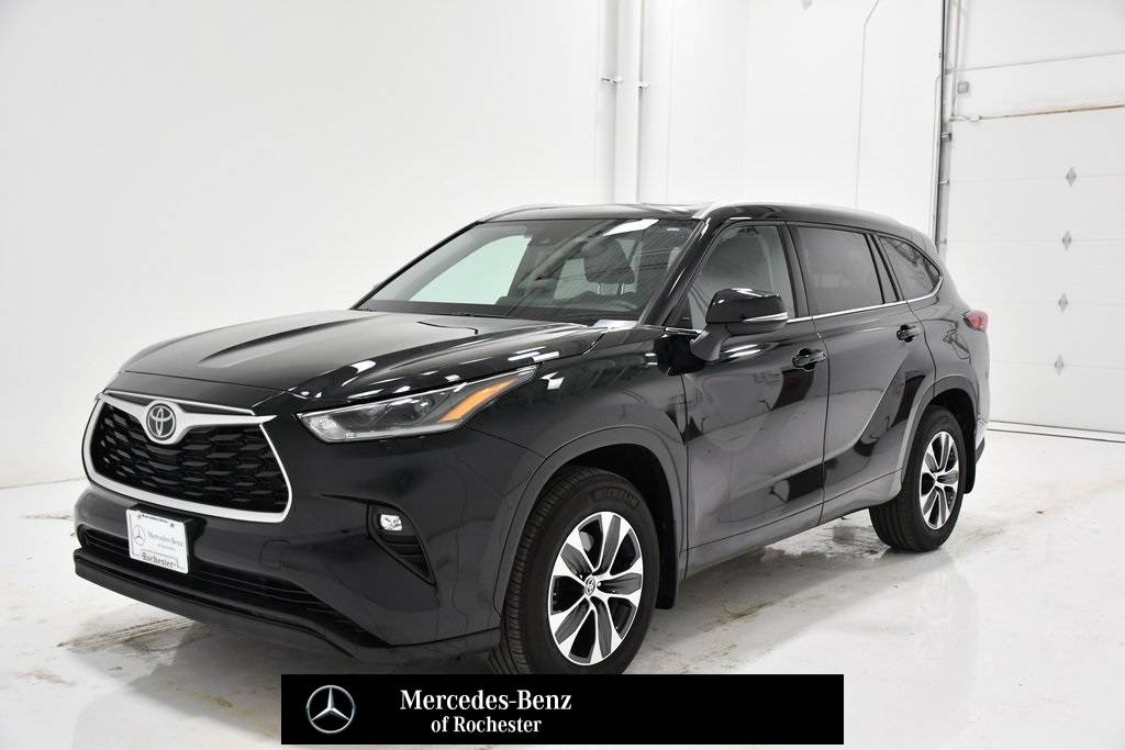 2021 Toyota Highlander XLE — SUV — 18,060 mi — Rochester, MN