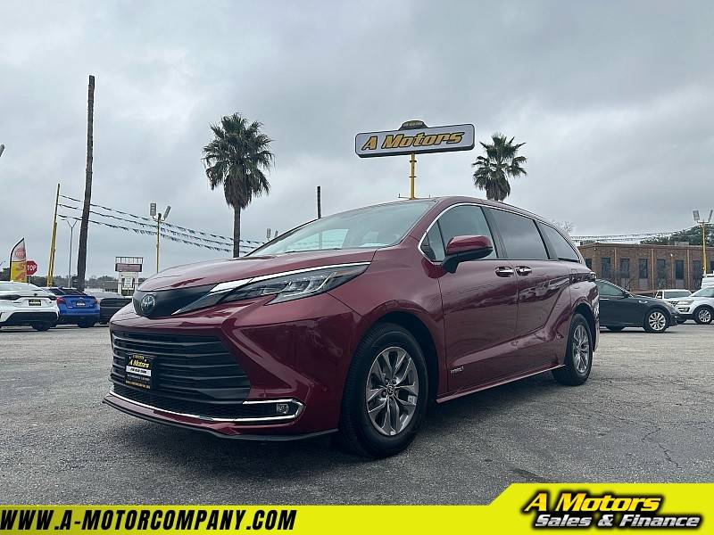 2021 Toyota Sienna XLE — Minivan — 63,079 mi — San Antonio, TX