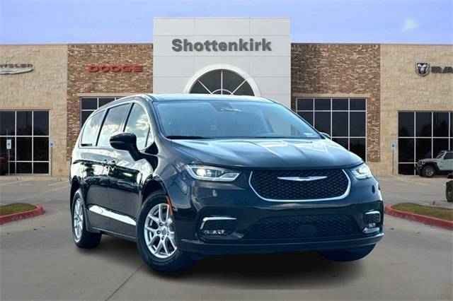 2023 Chrysler Pacifica Touring L — Minivan — 61,056 mi — Prosper, TX
