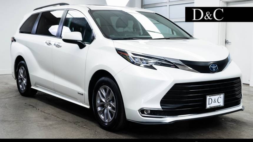 2021 Toyota Sienna XLE — Minivan — 28,854 mi — Portland, OR