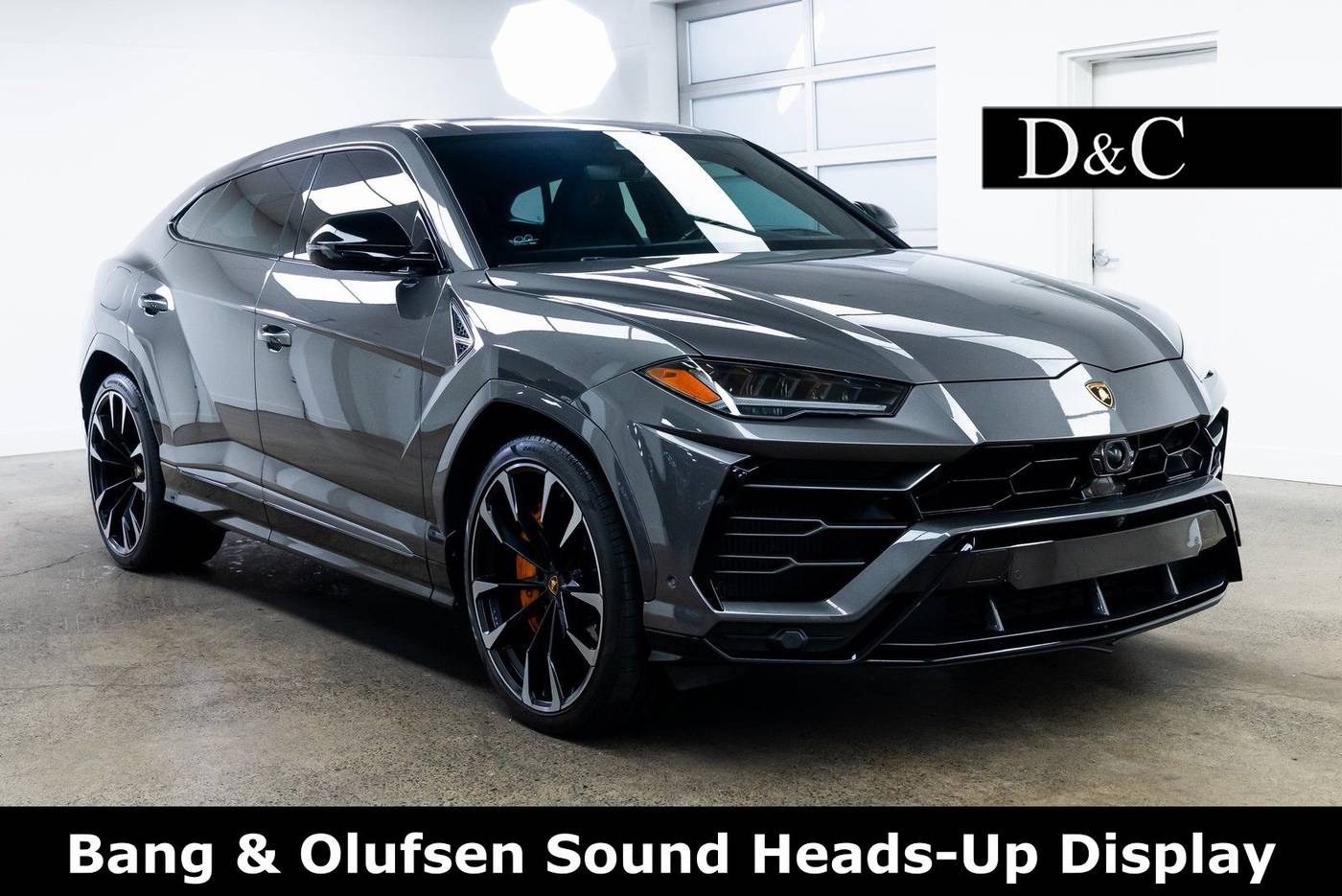 2021 Lamborghini Urus Standard