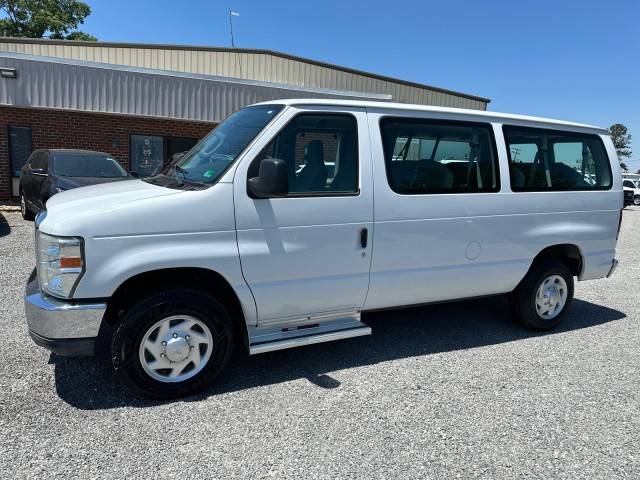 2011 Ford Econoline Wagon E-350 Super Duty XLT