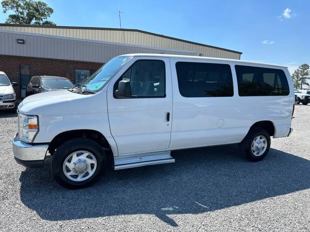 2013 Ford Econoline Wagon E-350 Super Duty XLT