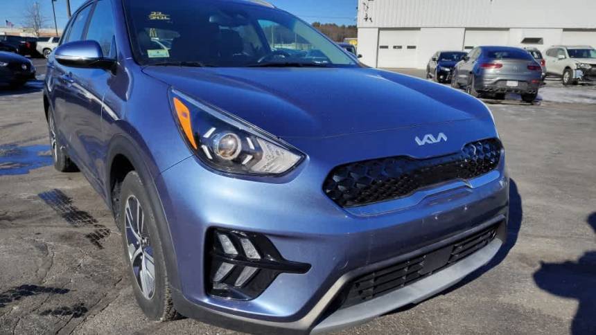 2022 Kia Niro Hybrid EX Premium — SUV — 35,985 mi — Lowell, MA