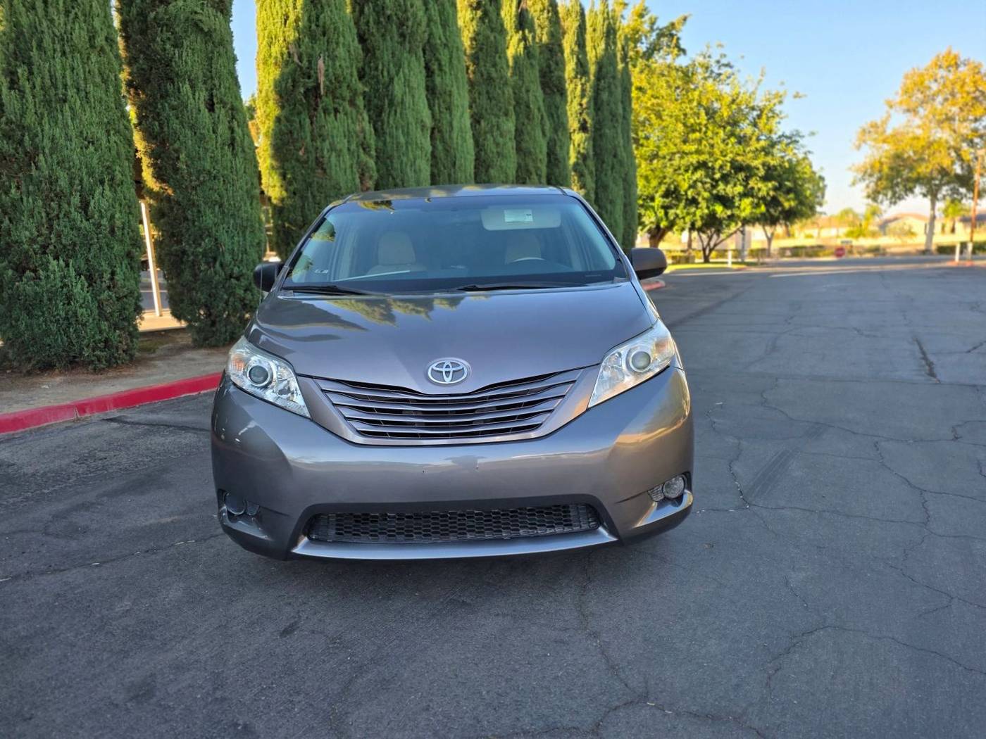 2013 Toyota Sienna L — Minivan — 123,827 mi — Riverside, CA