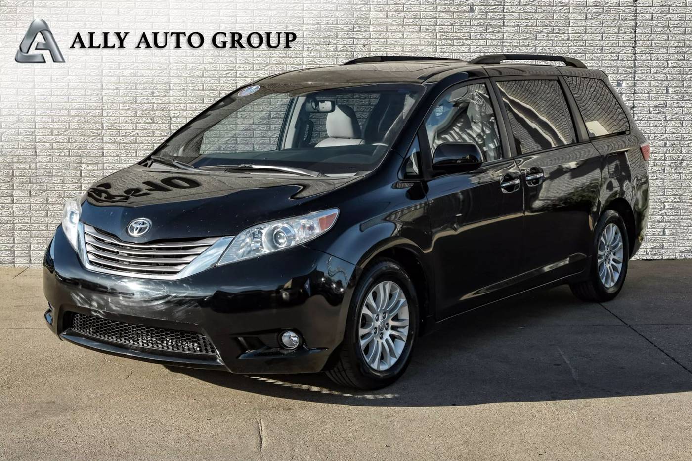 2016 Toyota Sienna XLE — Minivan — 107,674 mi — Addison, TX
