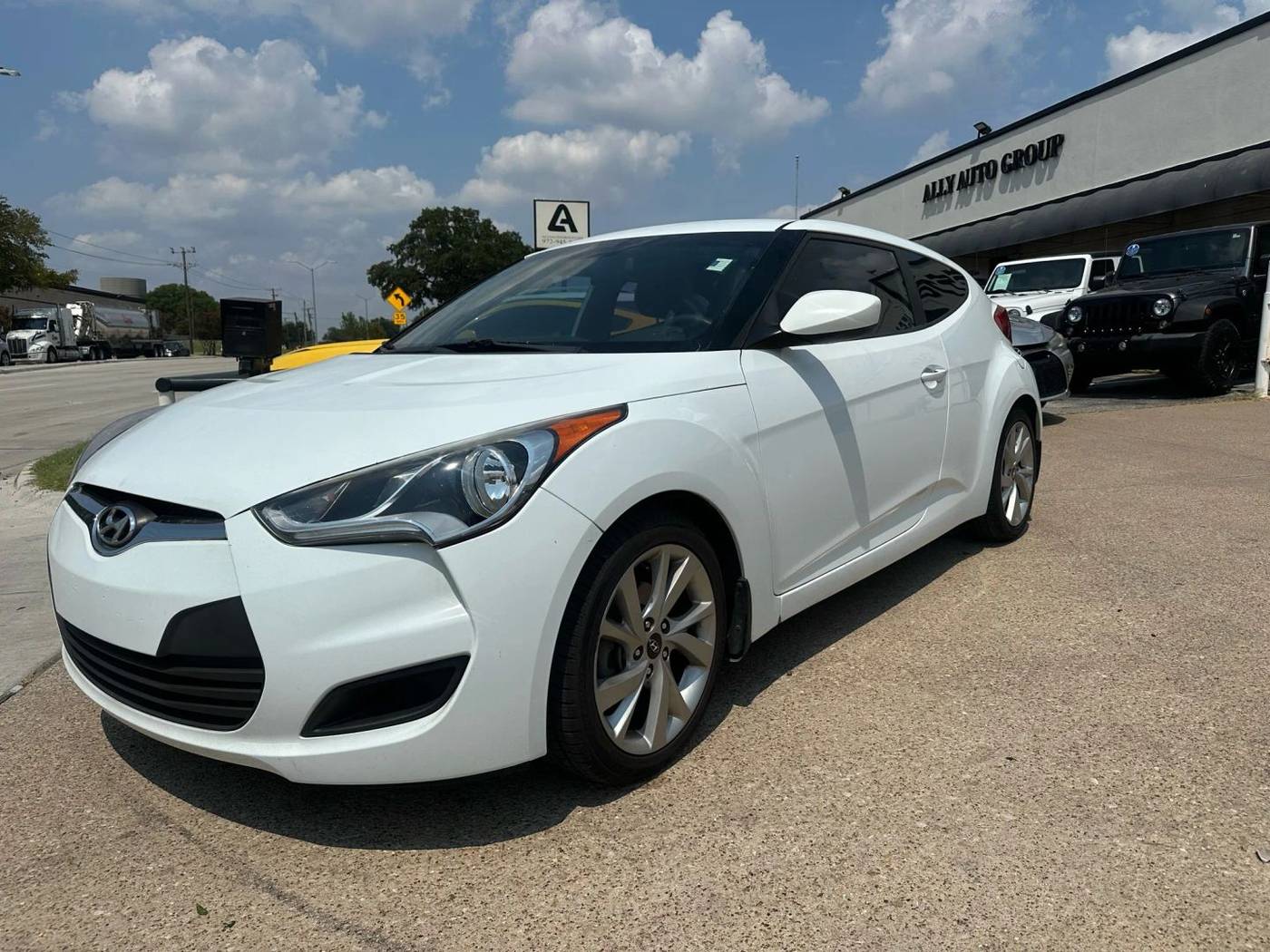 2016 Hyundai Veloster Base — Hatchback — 92,898 mi — Addison, TX