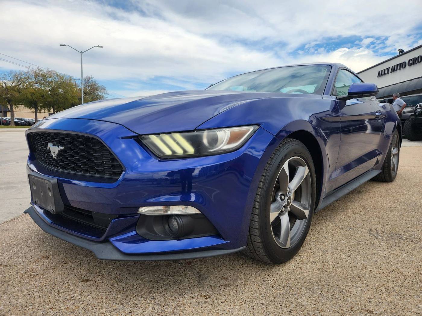 2015 Ford Mustang V6 — Coupe — 75,621 mi — Addison, TX