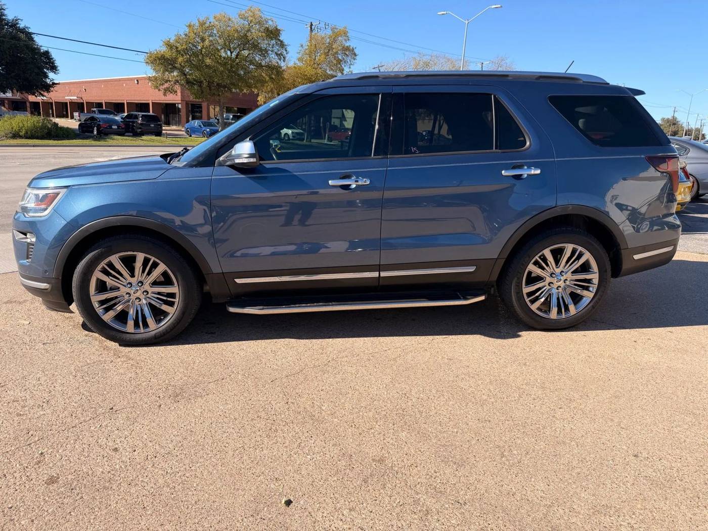 2018 Ford Explorer Platinum — SUV — 98,038 mi — Addison, TX