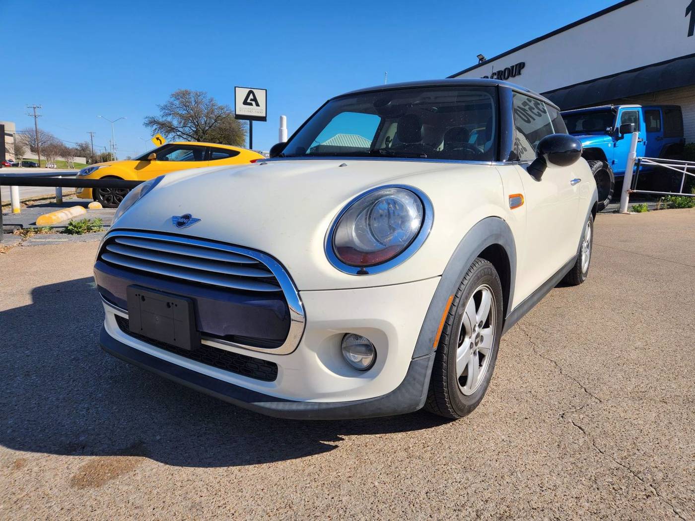 2015 MINI Hardtop Cooper — Hatchback — 68,663 mi — Addison, TX