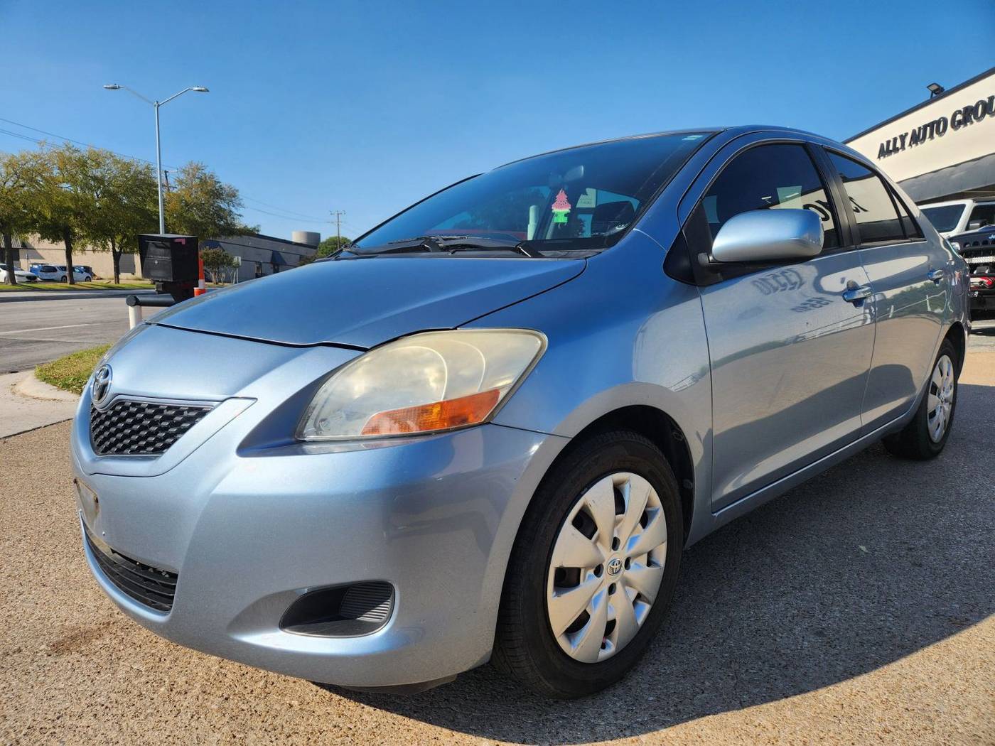 2010 Toyota Yaris Base — Sedan — 112,409 mi — Addison, TX