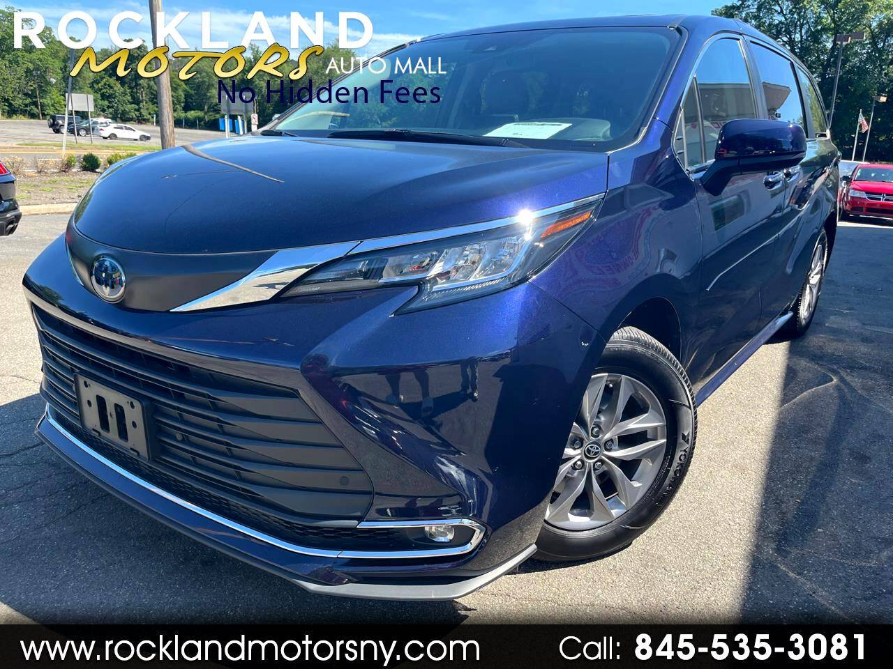 2023 Toyota Sienna Woodland Edition — Minivan — 31,079 mi — West Nyack, NY