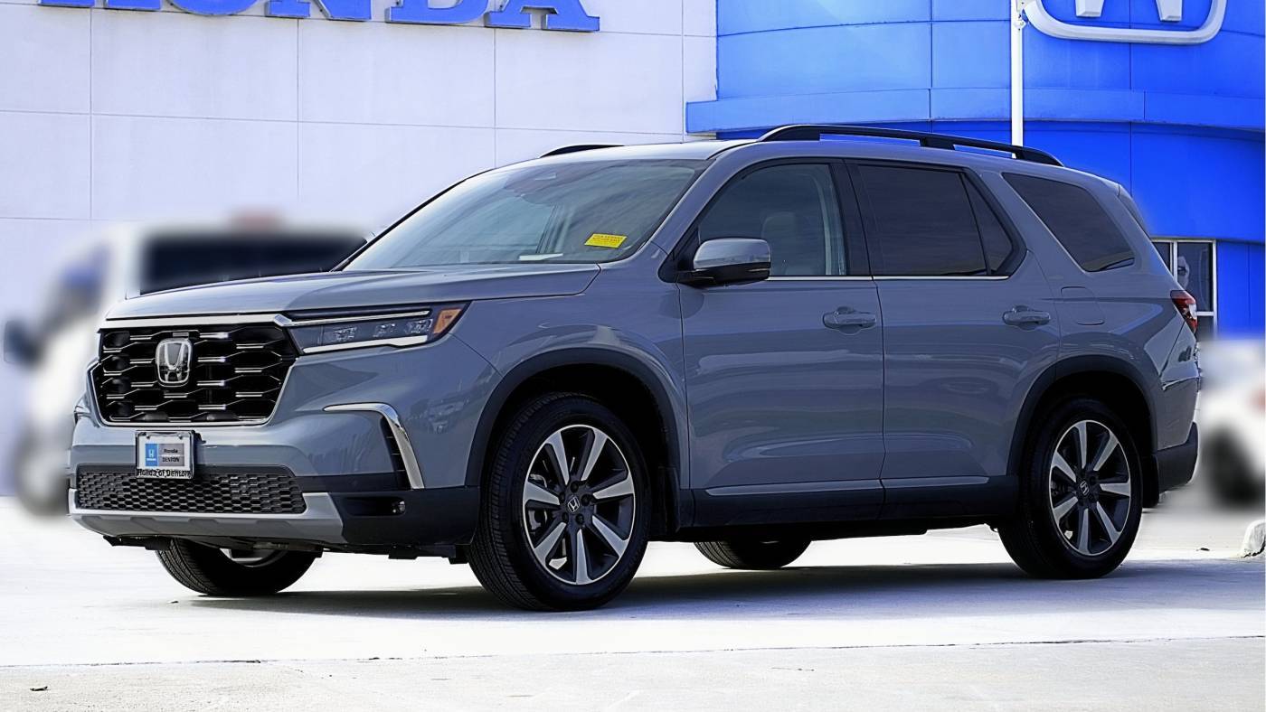 2025 Honda Pilot Touring — SUV — 8,694 mi — Denton, TX