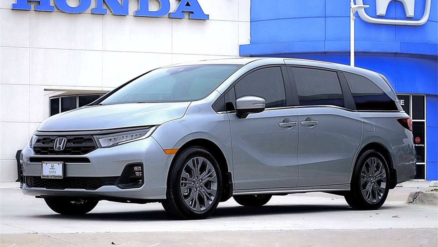 2025 Honda Odyssey Touring — Minivan — 1,020 mi — Denton, TX