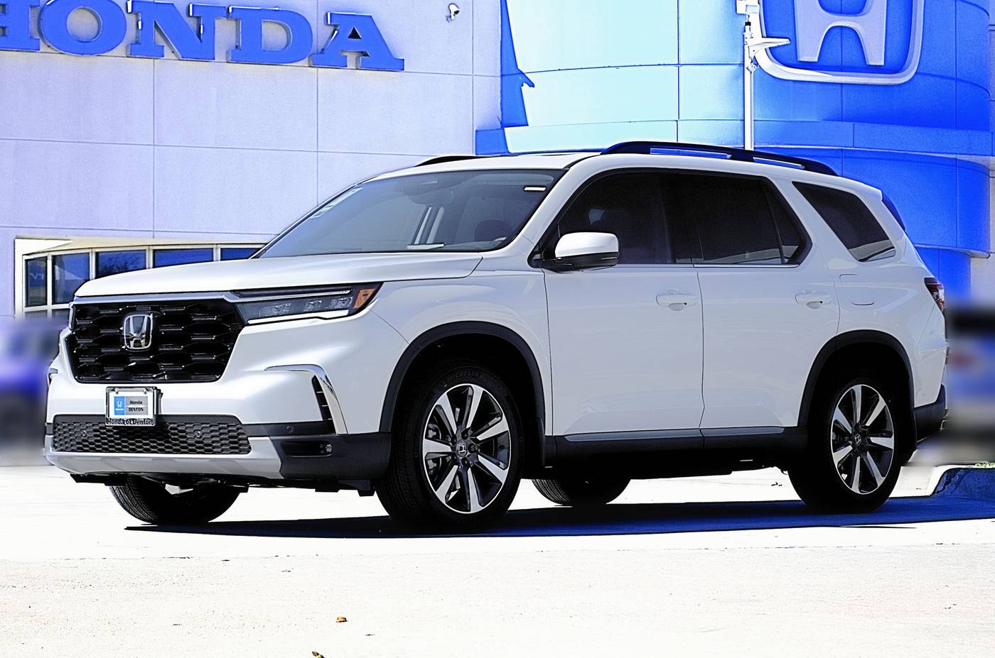 2023 Honda Pilot Touring — SUV — 39,028 mi — Denton, TX
