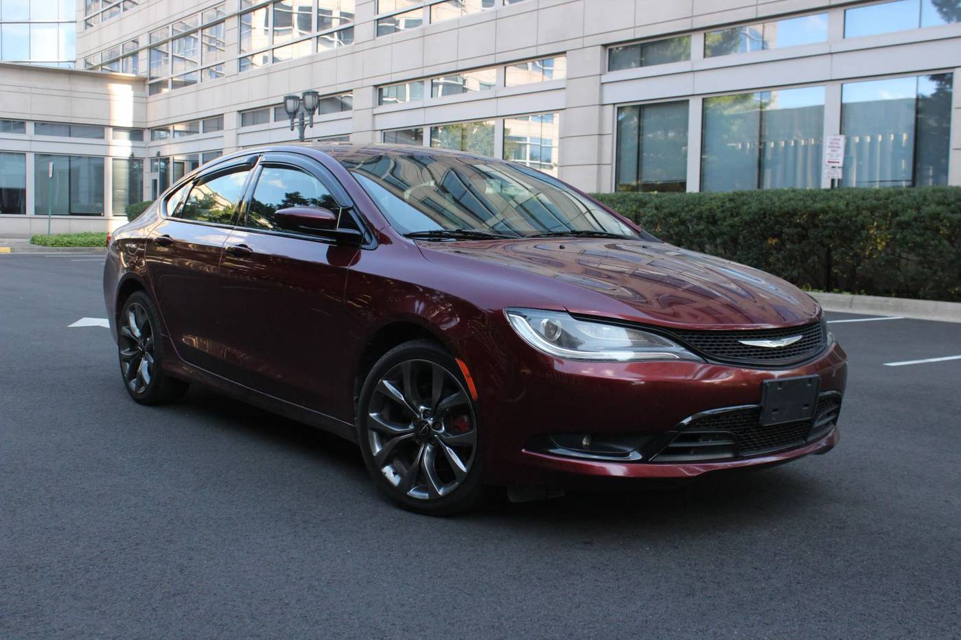 2015 Chrysler 200 S — Sedan — 111,941 mi — Arlington, VA