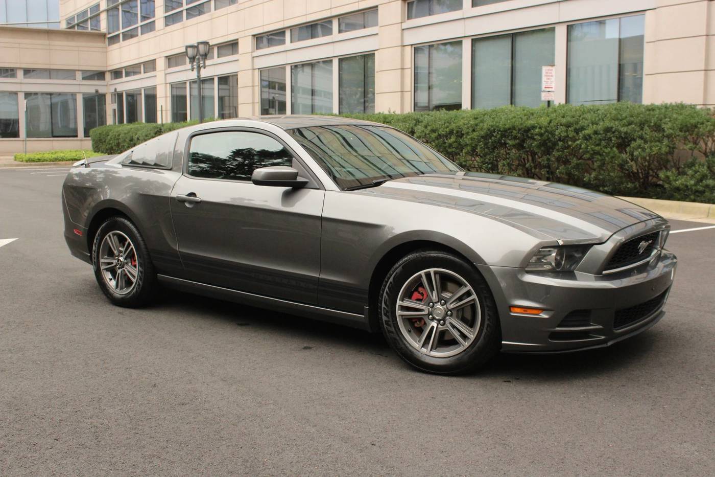 2013 Ford Mustang V6 Premium — Coupe — 146,906 mi — Arlington, VA