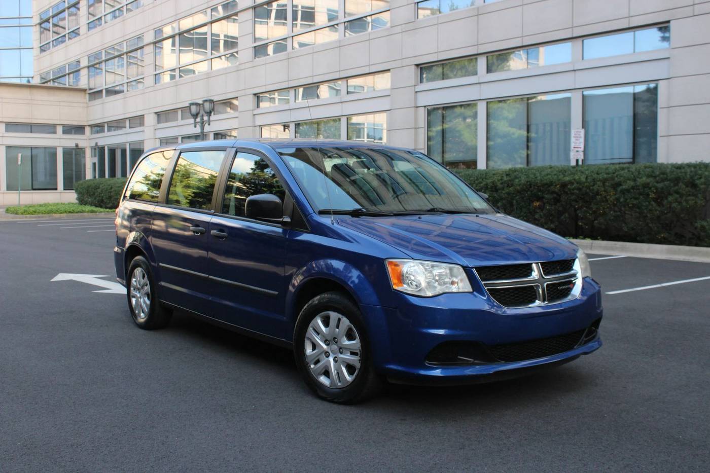 2013 Dodge Grand Caravan American Value Pack — Minivan — 105,097 mi — Arlington, VA