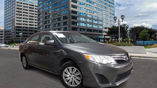 2012 Toyota Camry LE — Sedan — 115,527 mi — Arlington, VA