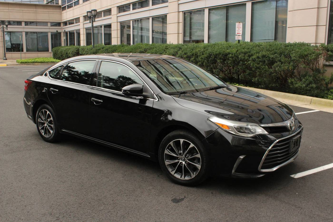 2016 Toyota Avalon XLE — Sedan — 113,175 mi — Arlington, VA
