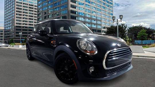 2017 MINI Hardtop Cooper — Hatchback — 67,718 mi — Arlington, VA