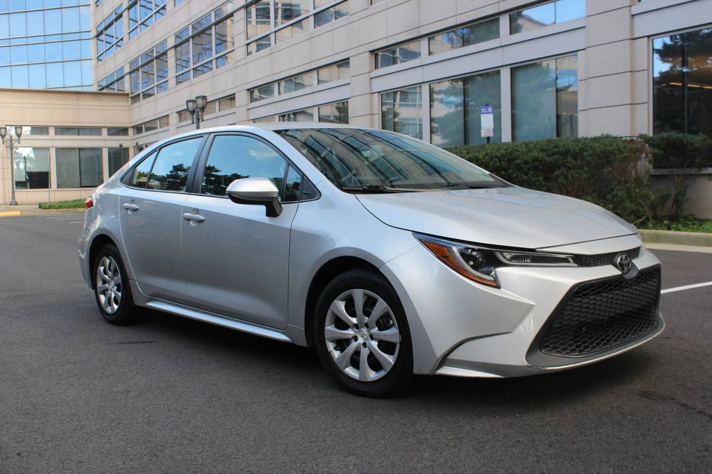 2020 Toyota Corolla LE — Sedan — 80,353 mi — Arlington, VA