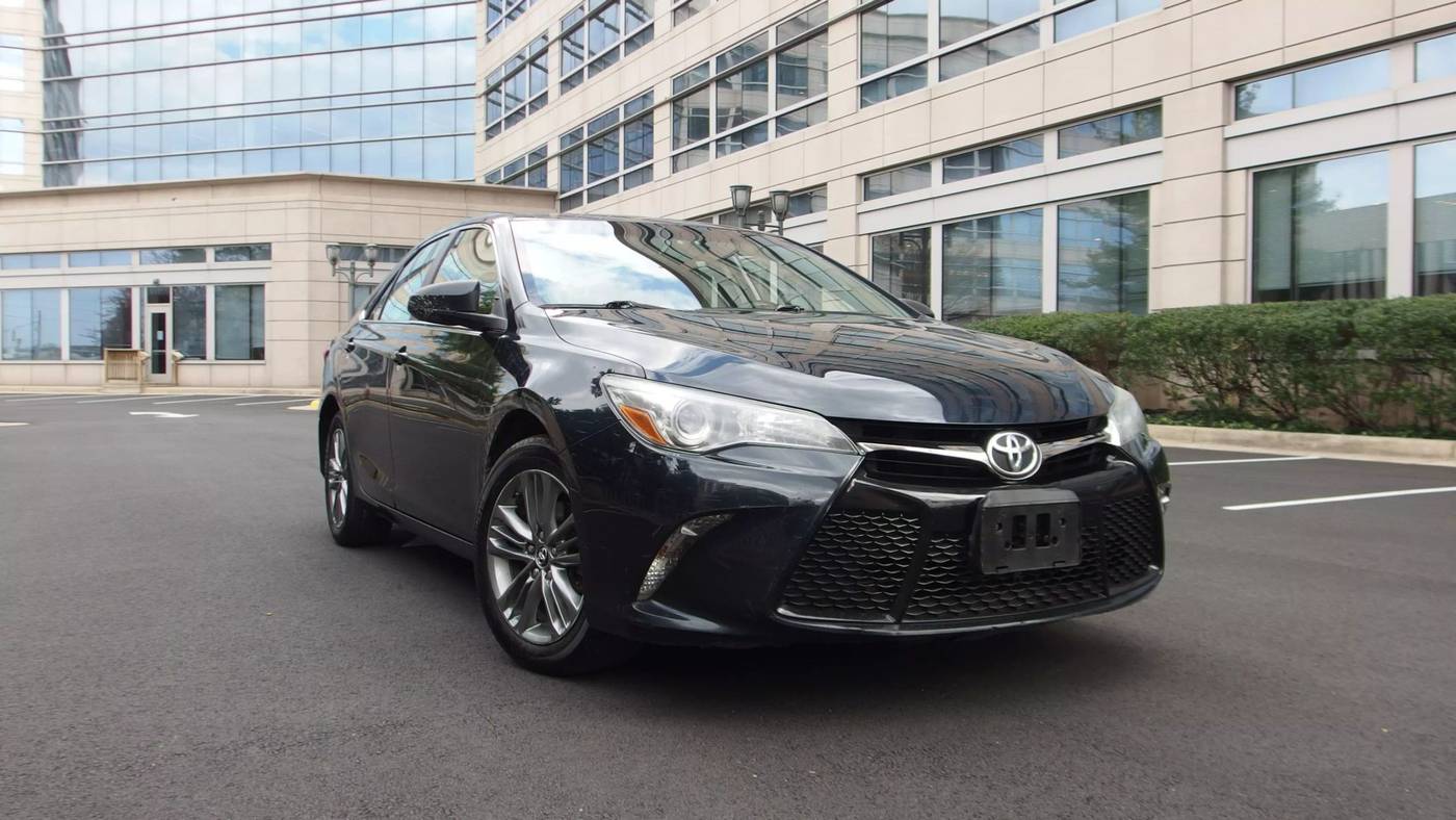 2017 Toyota Camry SE — Sedan — 151,013 mi — Arlington, VA