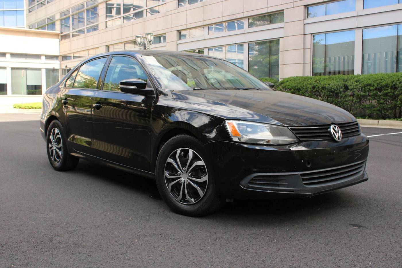 2014 Volkswagen Jetta 1.8T SE — Sedan — 125,990 mi — Arlington, VA