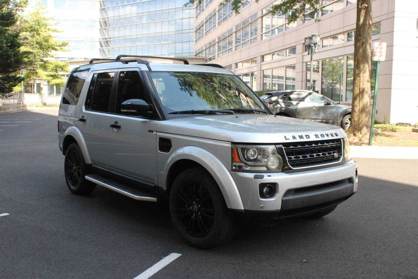 2015 Land Rover LR4 LUX — SUV — 83,826 mi — Arlington, VA