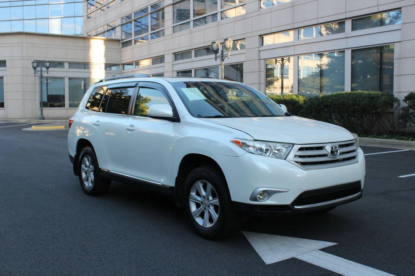 2012 Toyota Highlander SE V6 — SUV — 176,113 mi — Arlington, VA